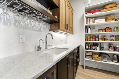 Single level with red rock & mountain views. Nestled in Sand - photo 9