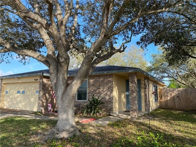 Welcome to this charming, one-owner, well cared for home - photo 1