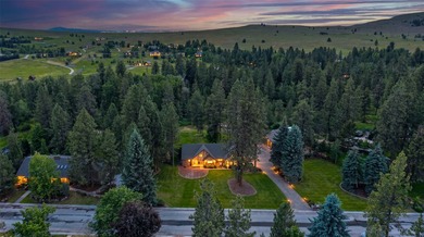 Four private acres. Towering trees. Rattlesnake Creek moments - photo 2