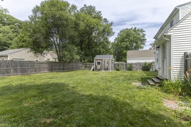 Charming three-bedroom, two-bath Cape located in the desirable - photo 3