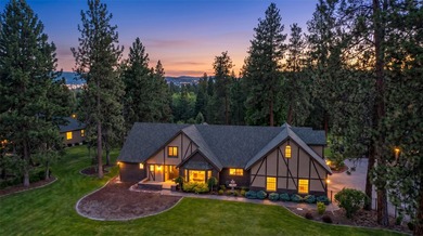 Four private acres. Towering trees. Rattlesnake Creek moments - photo 3