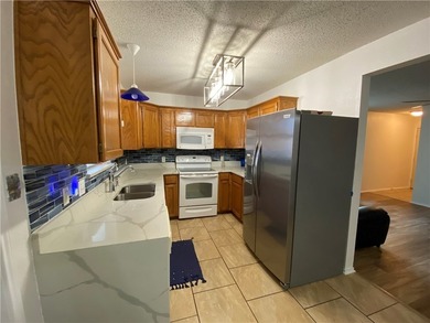 Welcome to this charming, one-owner, well cared for home - photo 4