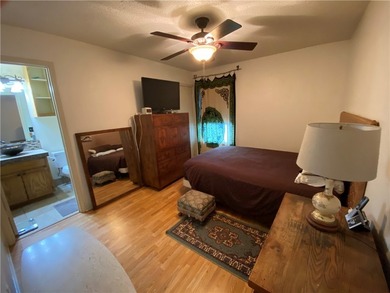 Welcome to this charming, one-owner, well cared for home - photo 5