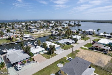 Welcome to your dream waterfront escape in Matlacha, where - photo 22