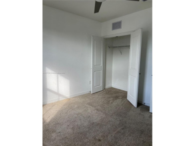 Lake Townhome/Townhouse For Sale in Homestead, Florida