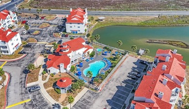 Coastal charm meets investment opportunity! This - photo 2