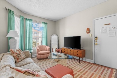 Coastal charm meets investment opportunity! This - photo 7