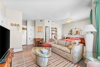 Coastal charm meets investment opportunity! This - photo 8