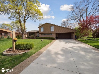Lake Home For Sale in Fenton, Michigan