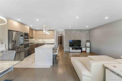 Stunning beautiful luxury-renovated 3-bedroom, 2-full-bath condo - photo 5