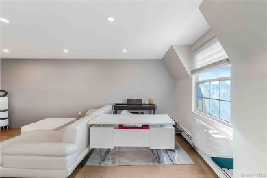 Stunning beautiful luxury-renovated 3-bedroom, 2-full-bath condo - photo 7
