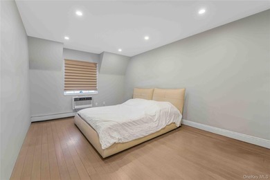 Stunning beautiful luxury-renovated 3-bedroom, 2-full-bath condo - photo 8