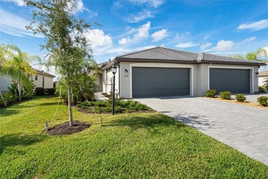 (private lake, pond, creek) Home For Sale in Bradenton Florida