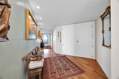 Elegant 9th-floor residence at the exclusive Grovenor House in