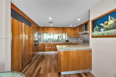 Elegant 9th-floor residence at the exclusive Grovenor House in