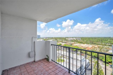 Gorgeous 2bed 2 bath corner unit in Aventura. Lots of space and