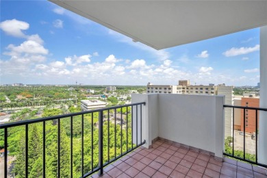 Gorgeous 2bed 2 bath corner unit in Aventura. Lots of space and