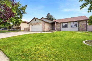 Welcome home to this spacious 4-bedroom, 3-bathroom home - photo 2