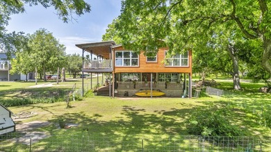Nestled on a quiet dead-end street, this stunning two-story - photo 6