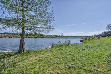 Nestled on a quiet dead-end street, this stunning two-story - photo 10