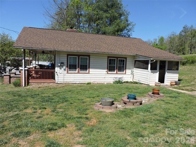 ** REDUCED TO SELL! A MUST SEE! Charming Craftsman Home with - photo 3