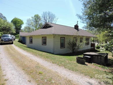 ** REDUCED TO SELL! A MUST SEE! Charming Craftsman Home with - photo 5