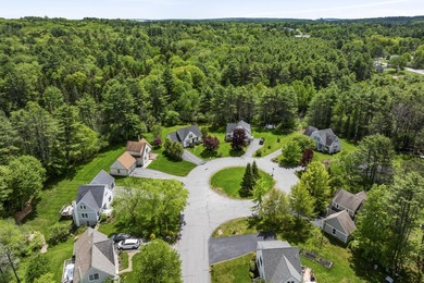 Welcome to this well-maintained, bright, and inviting home - photo 3