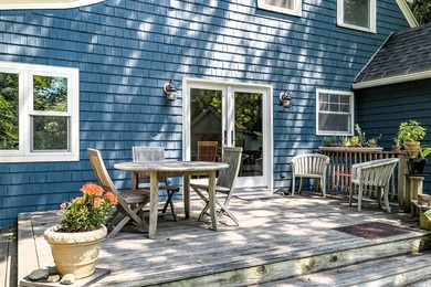 Welcome to this charming 3-bedroom single-family home, ideally - photo 8