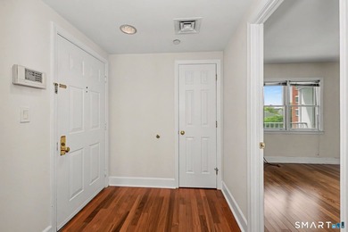 Welcome to 43 Harbor Drive in beautiful Shippan, where coastal - photo 3