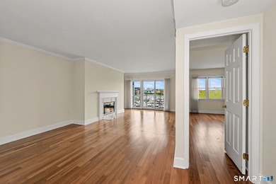 Welcome to 43 Harbor Drive in beautiful Shippan, where coastal - photo 4