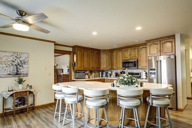 Lake living at its finest from this year 26yr old 4br-2.5 bath - photo 12