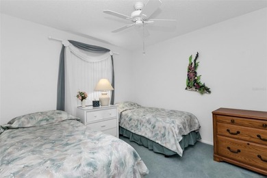 The Oaks has been a PREMIER condo community since its inception - photo 17
