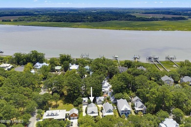 Welcome to 5 Clark St! This custom built golf cottage sits - photo 50