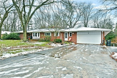 (private lake, pond, creek) Home Sale Pending in Warren Ohio