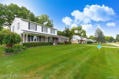 Lake Home Sale Pending in Waterford, Michigan