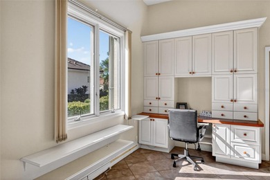 Elegant Golf Course Retreat in Rosedale Golf & Country Club -