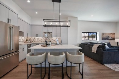 This exceptional luxury garage/residence offers architectural - photo 18