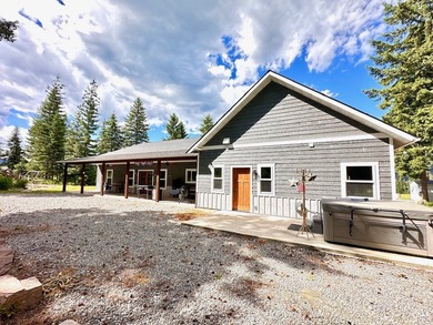 Custom built 2,820 sq. ft., 4 bedroom, 3 bath home on a peaceful - photo 2