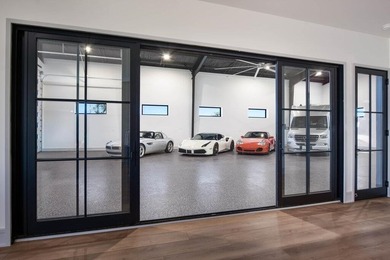 This exceptional luxury garage/residence offers architectural - photo 26