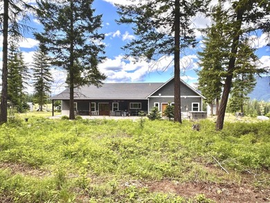 Custom built 2,820 sq. ft., 4 bedroom, 3 bath home on a peaceful - photo 6