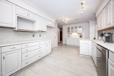 Welcome home to Redwood & Cedar in the heart of Ocean Springs' - photo 27