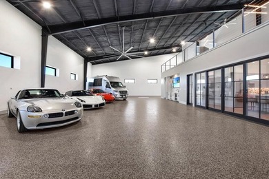 This exceptional luxury garage/residence offers architectural - photo 30