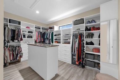 WELCOME TO YOUR WATERFRONT SHOWSTOPPER--STUNNING 3 BEDROOM, 3 - photo 31