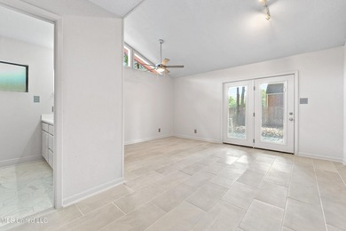 Welcome home to Redwood & Cedar in the heart of Ocean Springs' - photo 36