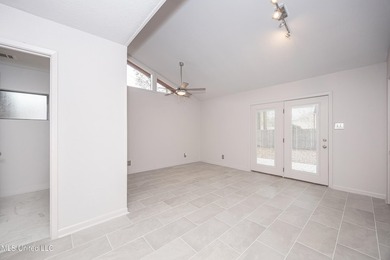 Welcome home to Redwood & Cedar in the heart of Ocean Springs' - photo 39