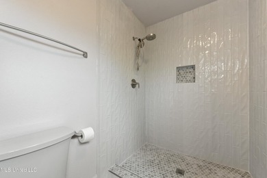 Welcome home to Redwood & Cedar in the heart of Ocean Springs' - photo 41