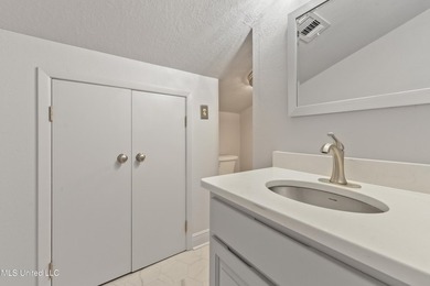 Welcome home to Redwood & Cedar in the heart of Ocean Springs' - photo 51