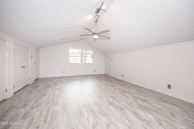 Welcome home to Redwood & Cedar in the heart of Ocean Springs' - photo 53