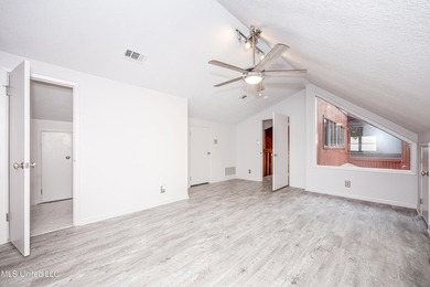 Welcome home to Redwood & Cedar in the heart of Ocean Springs' - photo 55