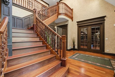 Welcome to an EXTRAORDINARY CUSTOM-BUILT ESTATE tucked away on - photo 7